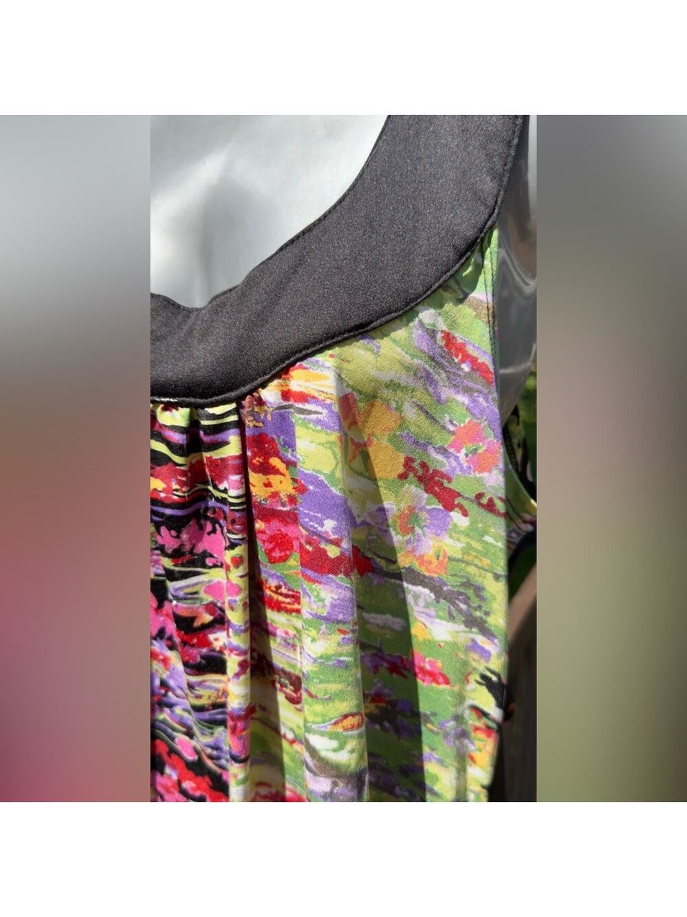 •Women's Multicolor Sleeveless Blouse - Picture 5 of 11